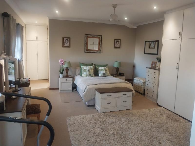 4 Bedroom Property for Sale in Humansdorp Eastern Cape